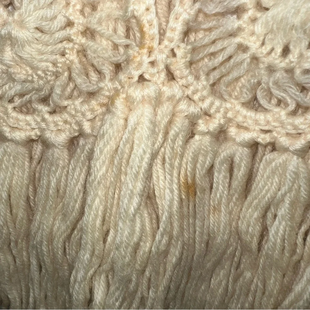 Vintage 80’s Grannnycore Cottagecore Boho Cozy Cream Crochet Knit Blanket Scarf